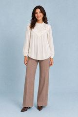 Blouse met volantkraag en pofmouwen