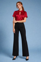 Satijnen blouse, staande kraag, korte mouwen