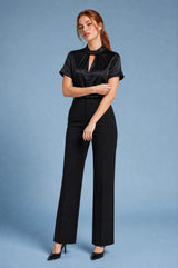 Satijnen blouse, staande kraag, korte mouwen