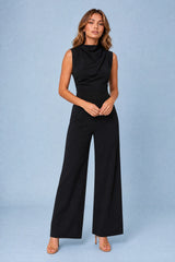 Vloeiende jumpsuit met gedrapeerde kraag