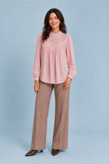 Blouse met volantkraag en pofmouwen