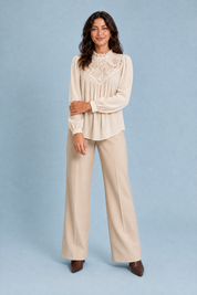 Blouse met volantkraag en pofmouwen