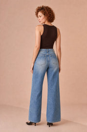Jean bleu coupe ample taille mi-haute | Vue de dos | Lounelle Paris