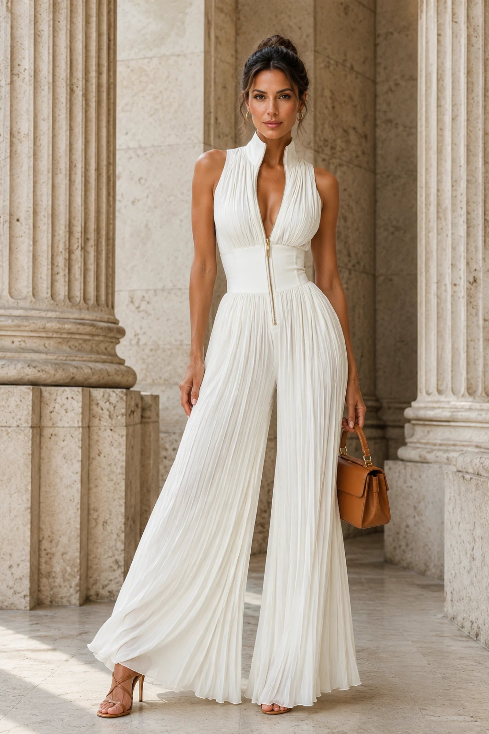 Witte geplooide jumpsuit met opstaande kraag