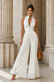 Witte geplooide jumpsuit met opstaande kraag