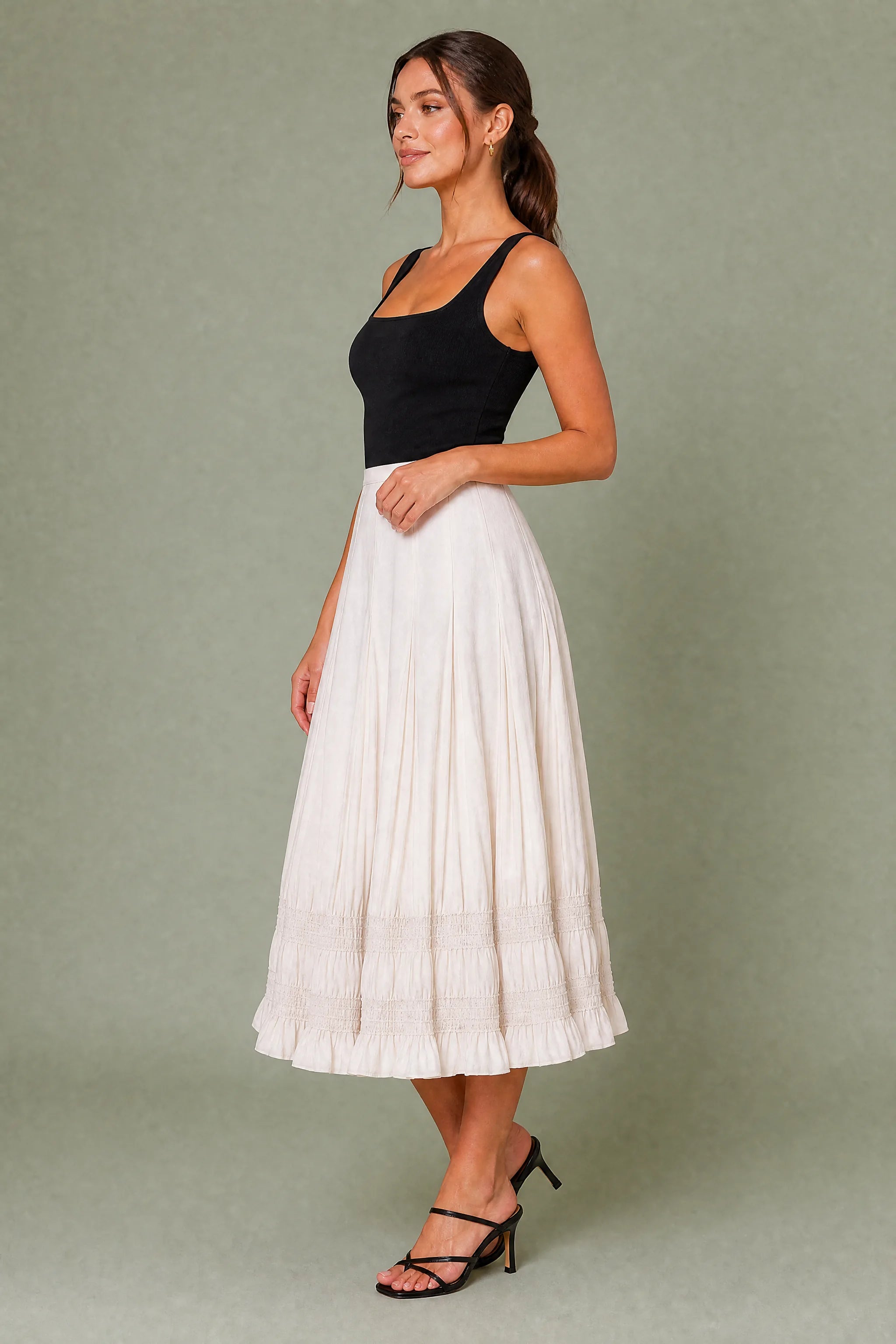 Jupe midi écrue ample à volants | Vue de profil | Lounelle Paris