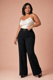 Pantalon noir taille haute évasé | Porté sur une silhouette plus ronde | Lounelle Paris