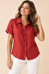 Rode blouse met korte mouwen en kraag