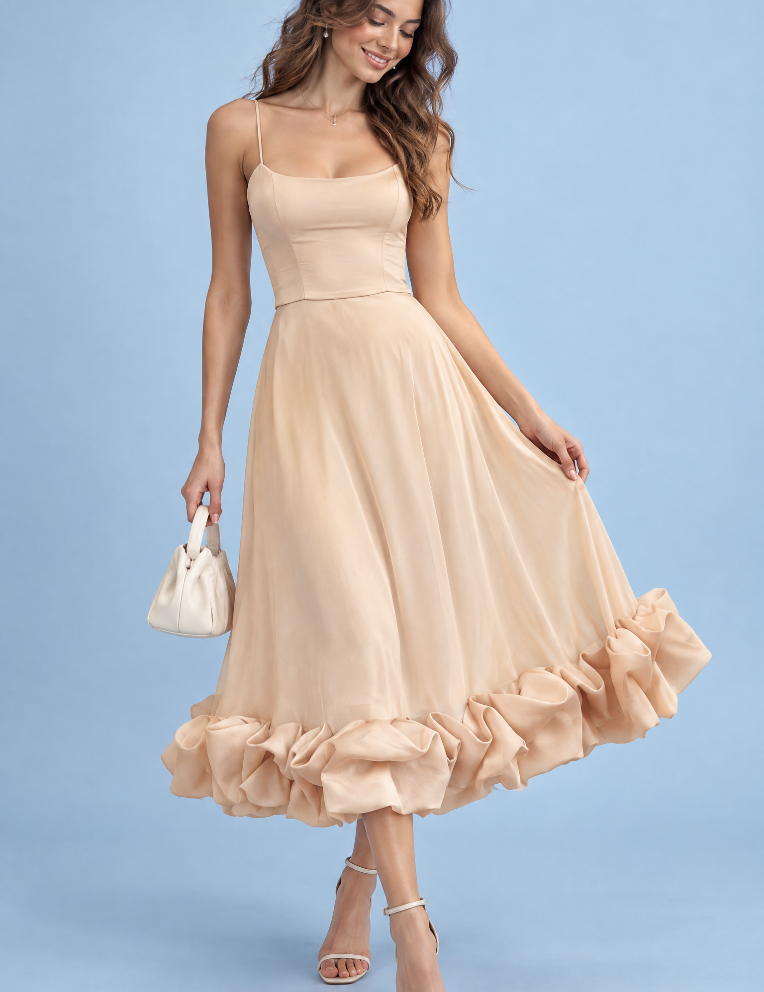Robe midi beige évasée à bas volanté | Vue de face | Lounelle Paris