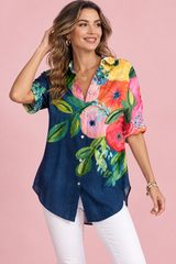 Donkerblauwe blouse met bloemenprint en kraag
