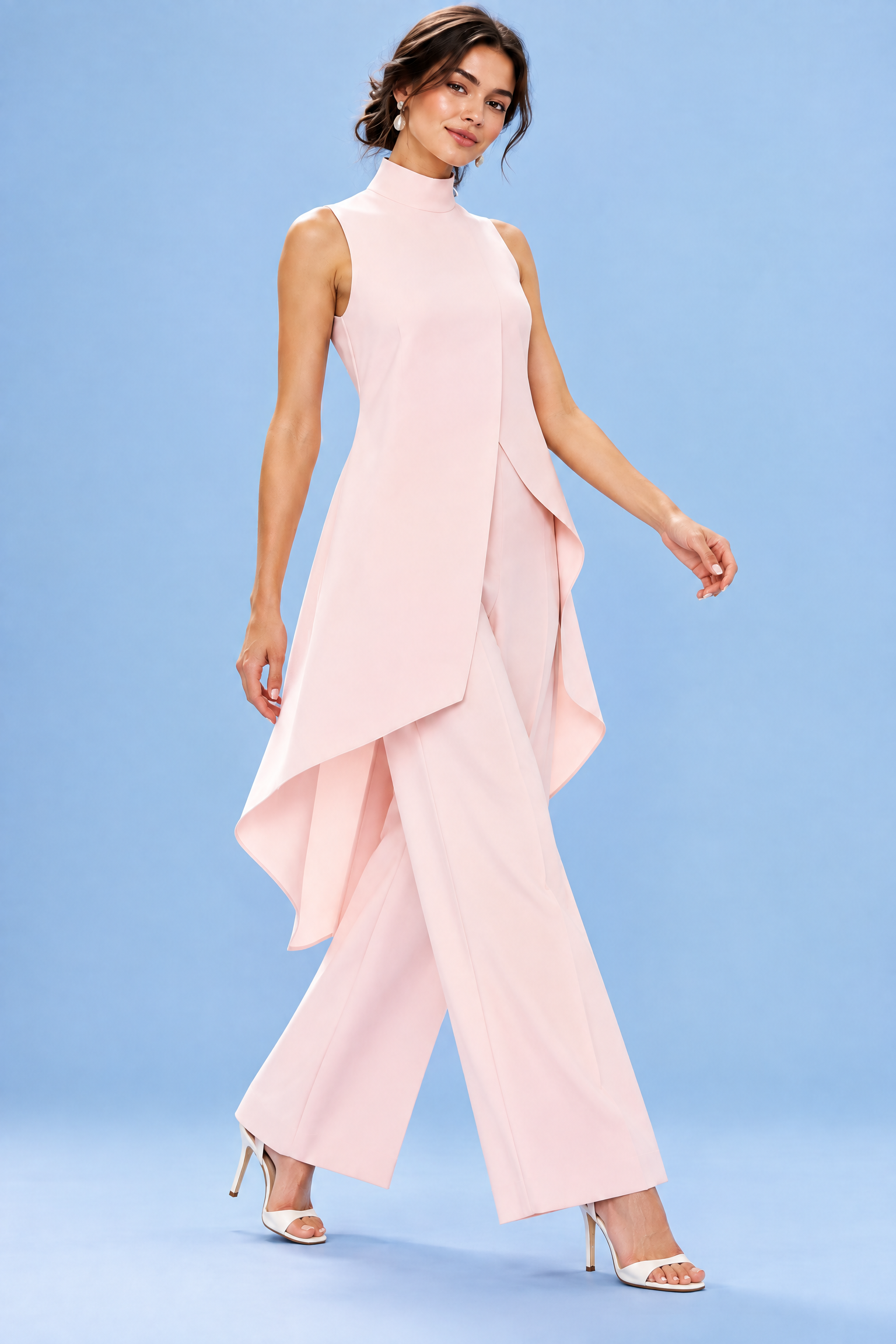 Ensemble pantalon rose fluide avec top sans manches à col montant | Vue en mouvement | Lounelle Paris