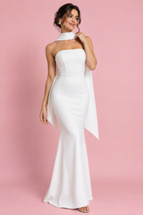 Witte strapless maxijurk met bandeauhals en fishtailzoom