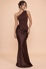 Bruine asymmetrische maxi-jurk met plooidetails