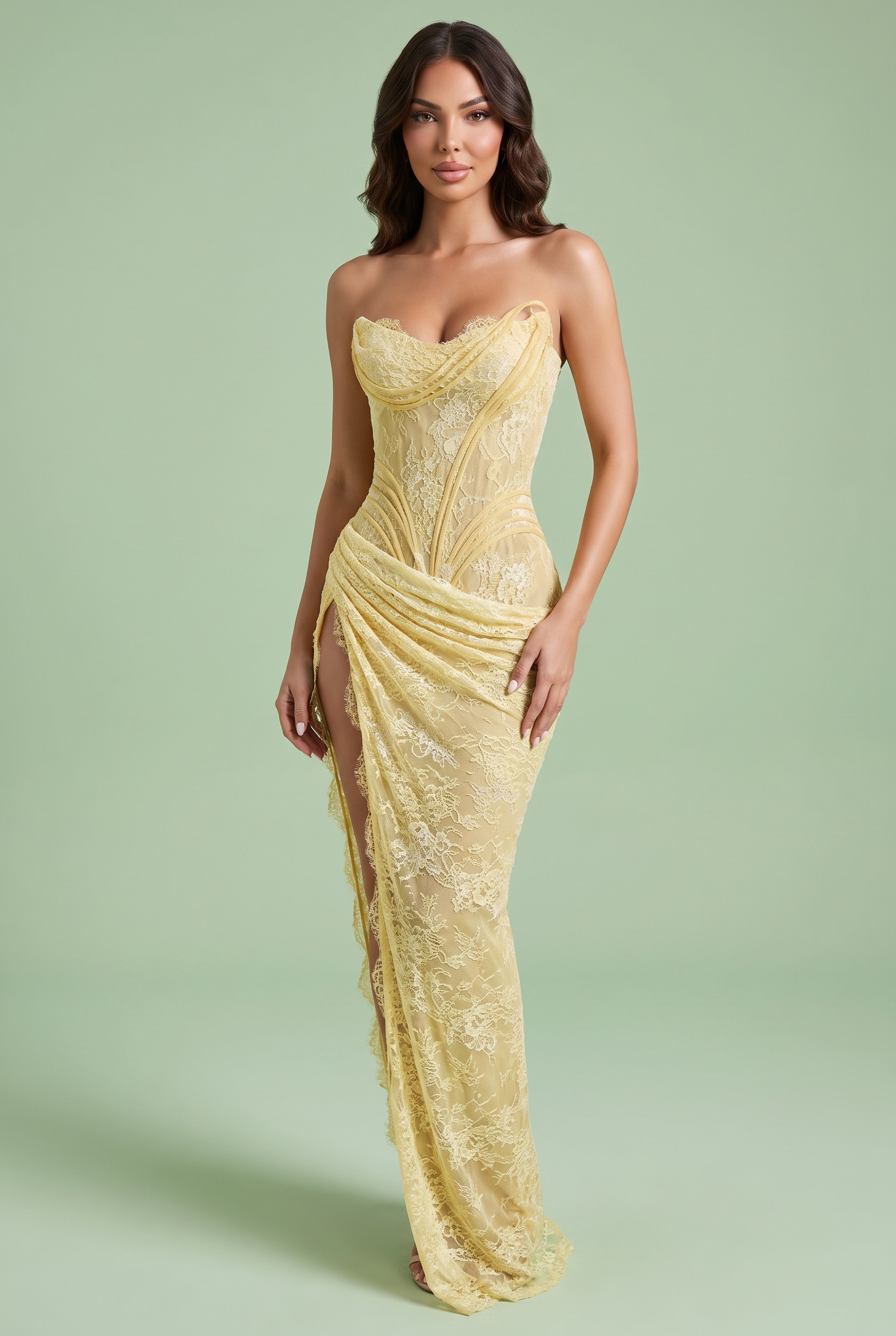 Robe longue bustier en dentelle froncée jaune pâle | Vue de face | Lounelle Paris