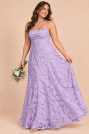 Robe longue fleurie lavande à col bénitier | Porté sur une silhouette plus ronde | Lounelle Paris