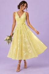 Gele gebloemde fit-and-flare midi-jurk