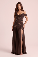 Bruine jurk met cut-outs en watervalhals