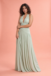 Robe longue vert clair à décolleté plongeant et fronces | Porté sur une autre silhouette | Lounelle Paris