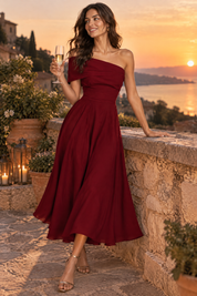 Robe asymétrique bordeaux à épaules dénudées | Deuxième photo lifestyle | Lounelle Paris
