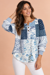 Blauwe top met print en wafelstructuur