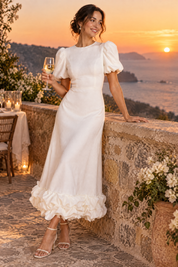 Robe longue blanche à manches bouffantes et volant | Deuxième photo lifestyle | Lounelle Paris