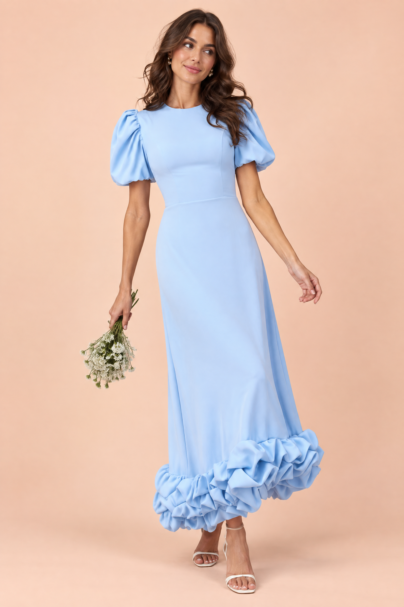 Robe longue bleu clair à manches bouffantes et volant | Vue de face | Lounelle Paris