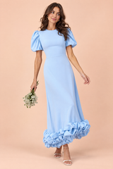Lichtblauwe maxi-jurk met pofmouwen en ruches