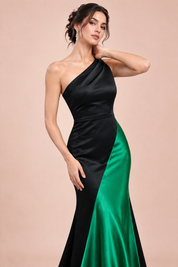 Robe longue noire et verte à une épaule | Vue rapprochée | Lounelle Paris