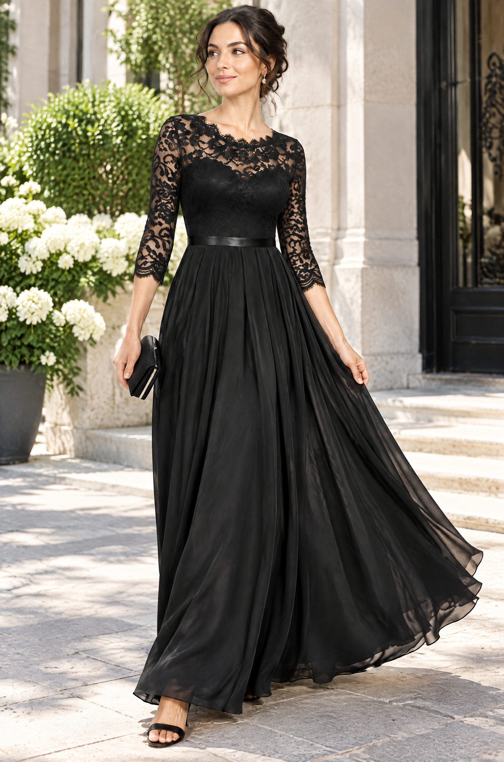 Robe longue noire à empiècement en dentelle | Photo lifestyle | Lounelle Paris