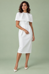 Witte aansluitende midi-jurk met boothals en korte cape