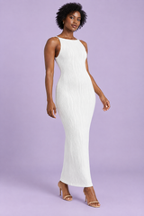 Witte aansluitende maxi-jurk met open rug
