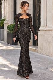 Robe longue en dentelle noire à décolleté cœur | Photo lifestyle | Lounelle Paris