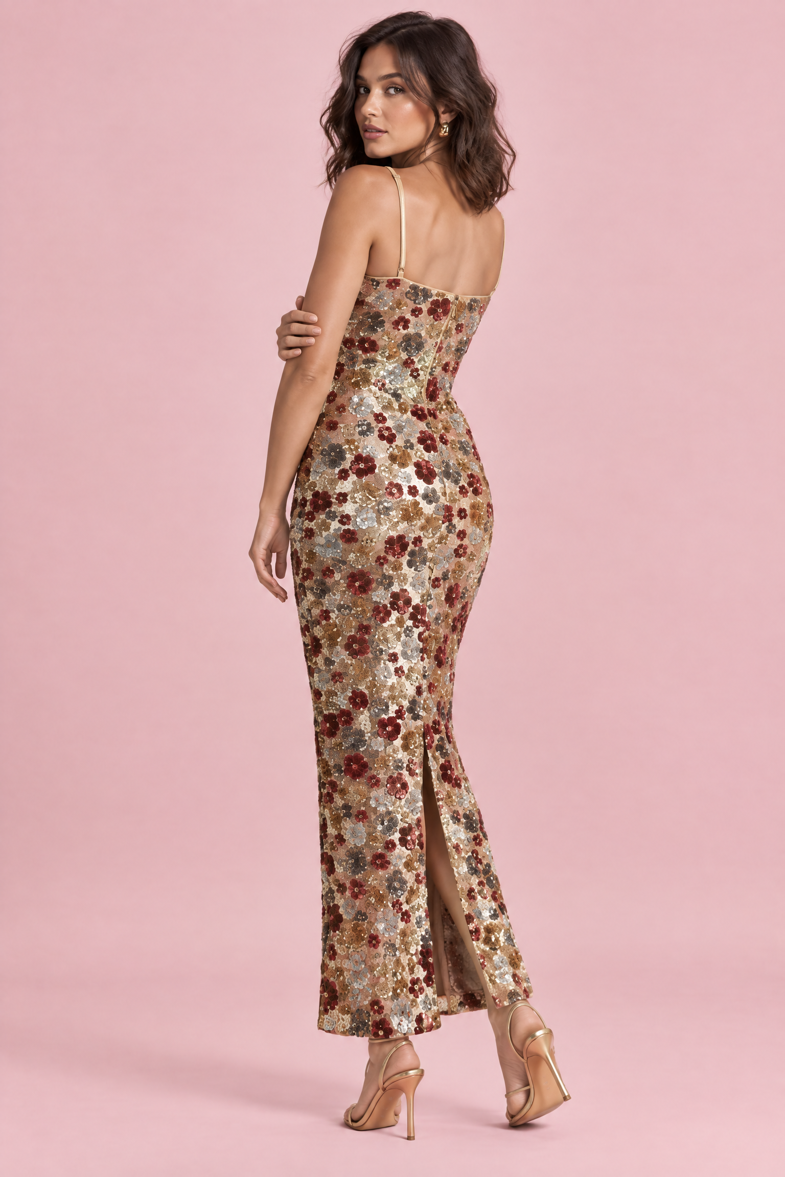 Robe courte dorée ornée de sequins à motifs floraux, à col rond | Vue de dos | Lounelle Paris