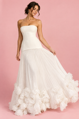 Witte strapless geplisseerde galajurk