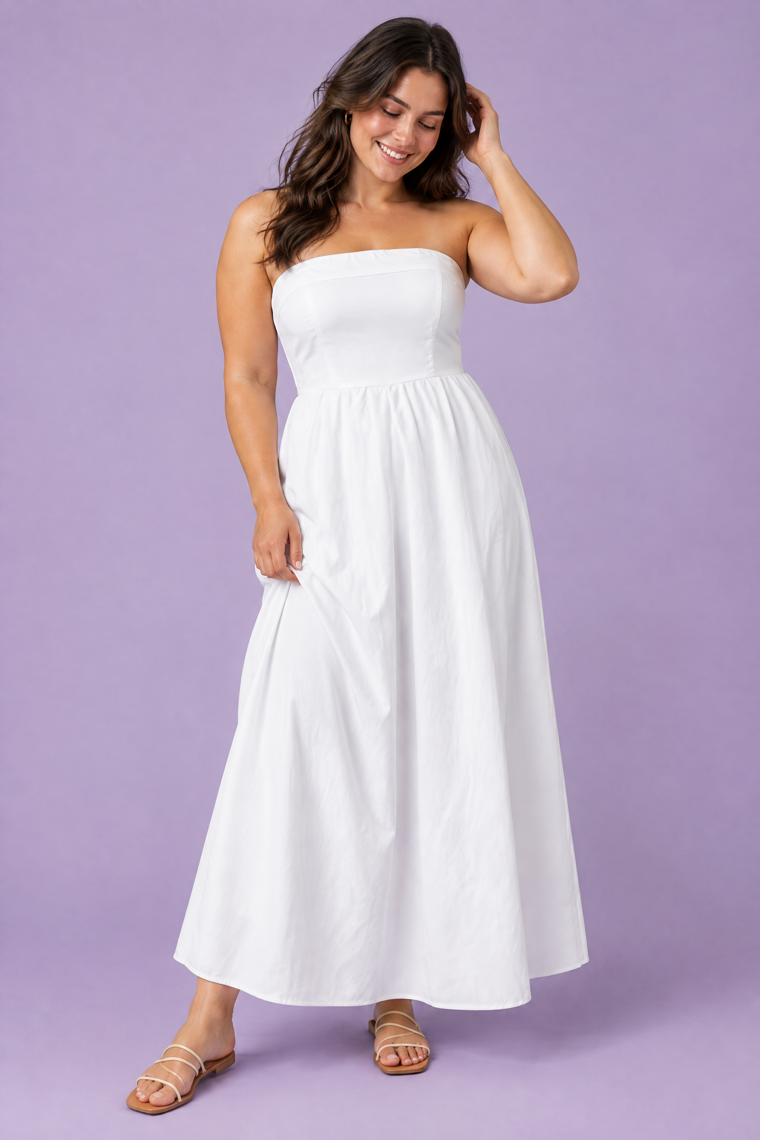 Robe midi évasée bustier — blanche | Porté sur une silhouette plus ronde | Lounelle Paris