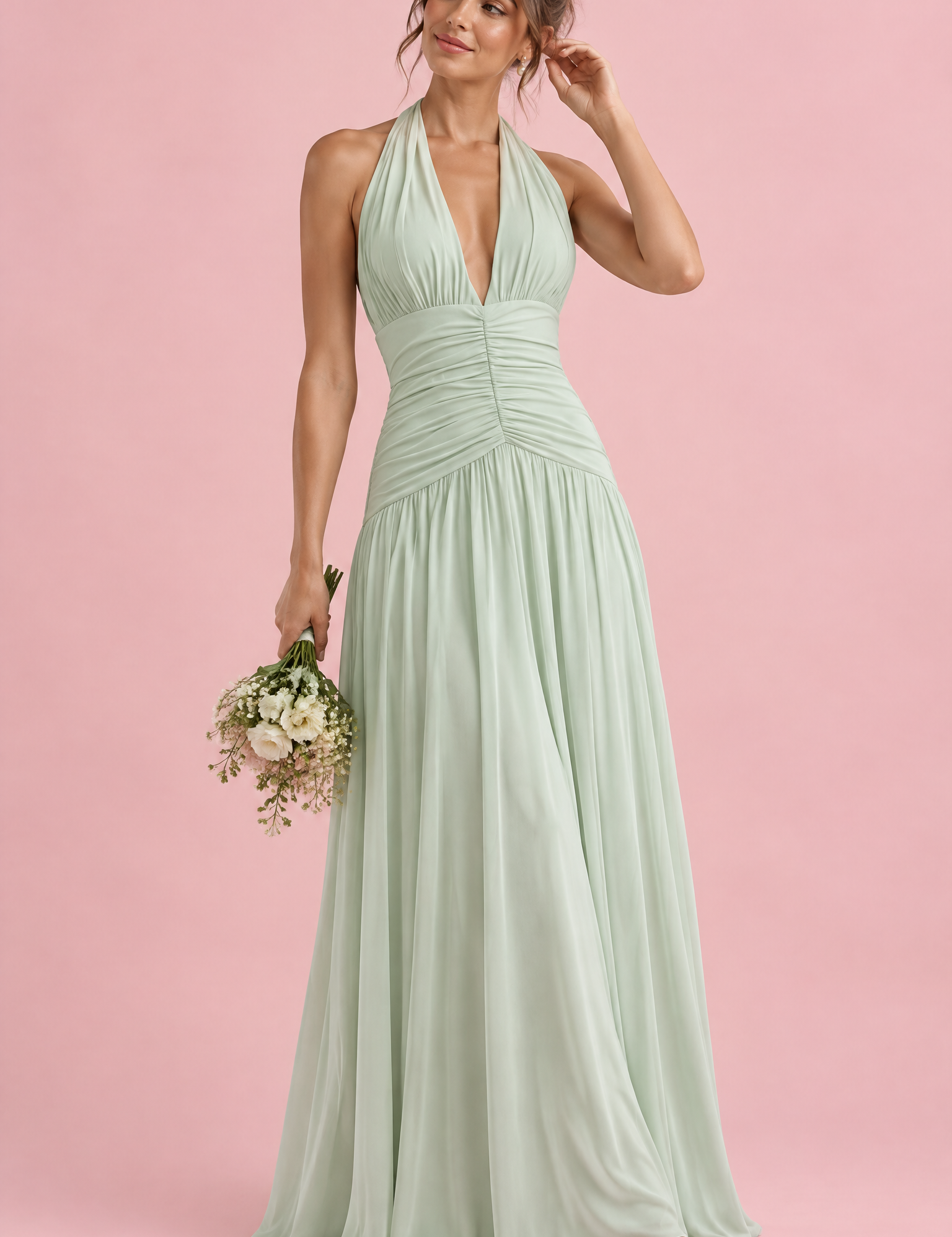 Robe longue vert clair à décolleté plongeant et détails froncés | Vue de face | Lounelle Paris