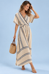 Beige wikkeljurk met V-hals