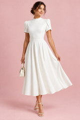 Witte midi-jurk met ronde hals en pofmouwen