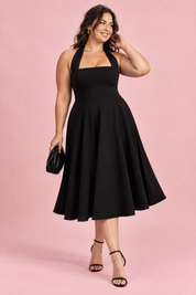 Robe midi patineuse noire à col américain | Porté sur une silhouette plus ronde | Lounelle Paris