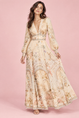 Gebroken witte maxi-jurk met V-hals en pofmouwen