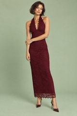 Bordeauxrode kanten maxi-jurk met asymmetrische halslijn en kraagdetail