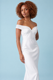 Robe longue froncée blanche épaules dénudées | Vue rapprochée | Lounelle Paris