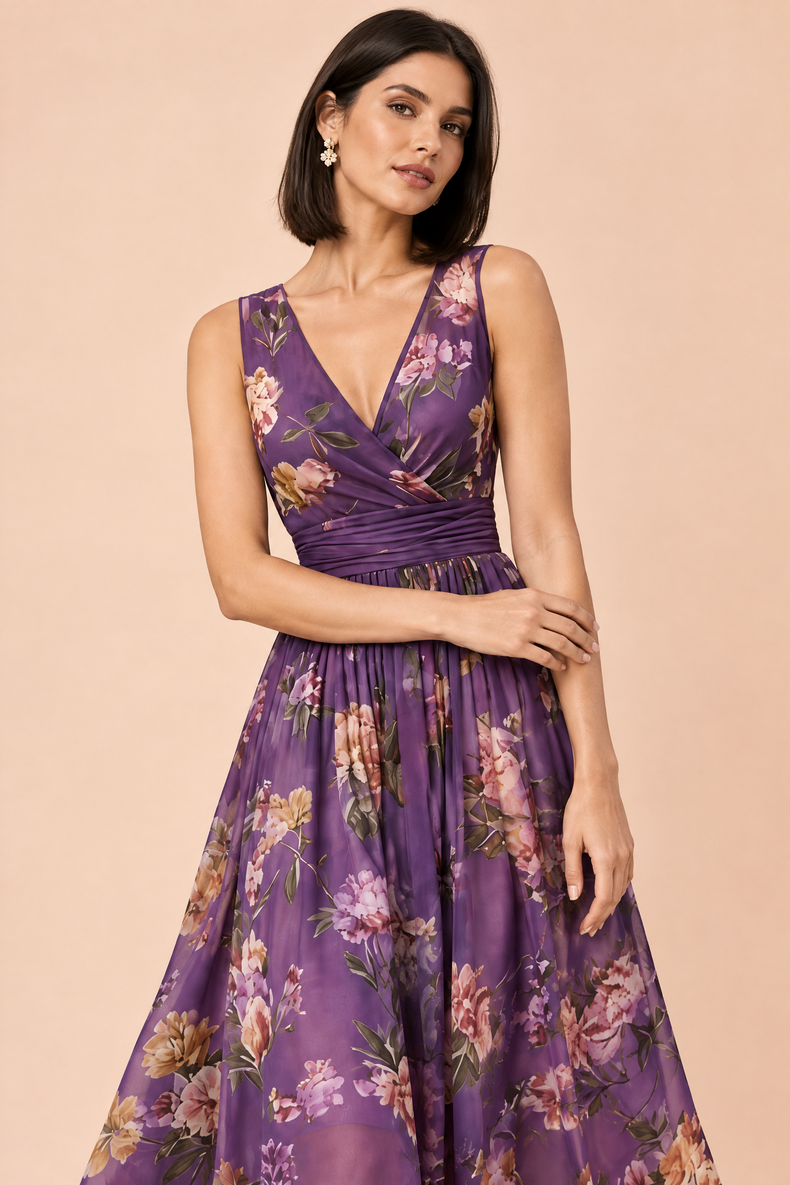 Robe midi violette à imprimé de bouquets floraux, col carré et coupe trapèze | Vue rapprochée | Lounelle Paris
