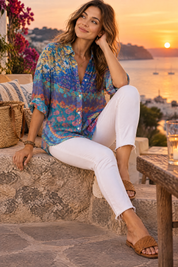 Chemise longue fleurie bleue à col | Deuxième photo lifestyle | Lounelle Paris