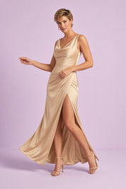 Robe longue à col montant, drapée et fendue beige | Vue en mouvement | Lounelle Paris