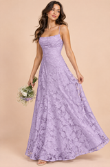 Lavendelkleurige maxi-jurk met watervalhals en bloemenmotief