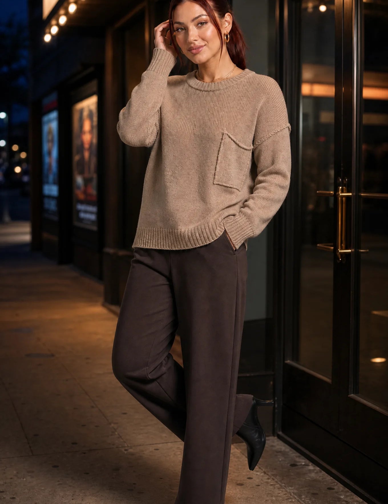 Pull ample à poche poitrine | Variante Beige - Lifestyle | Lounelle Paris