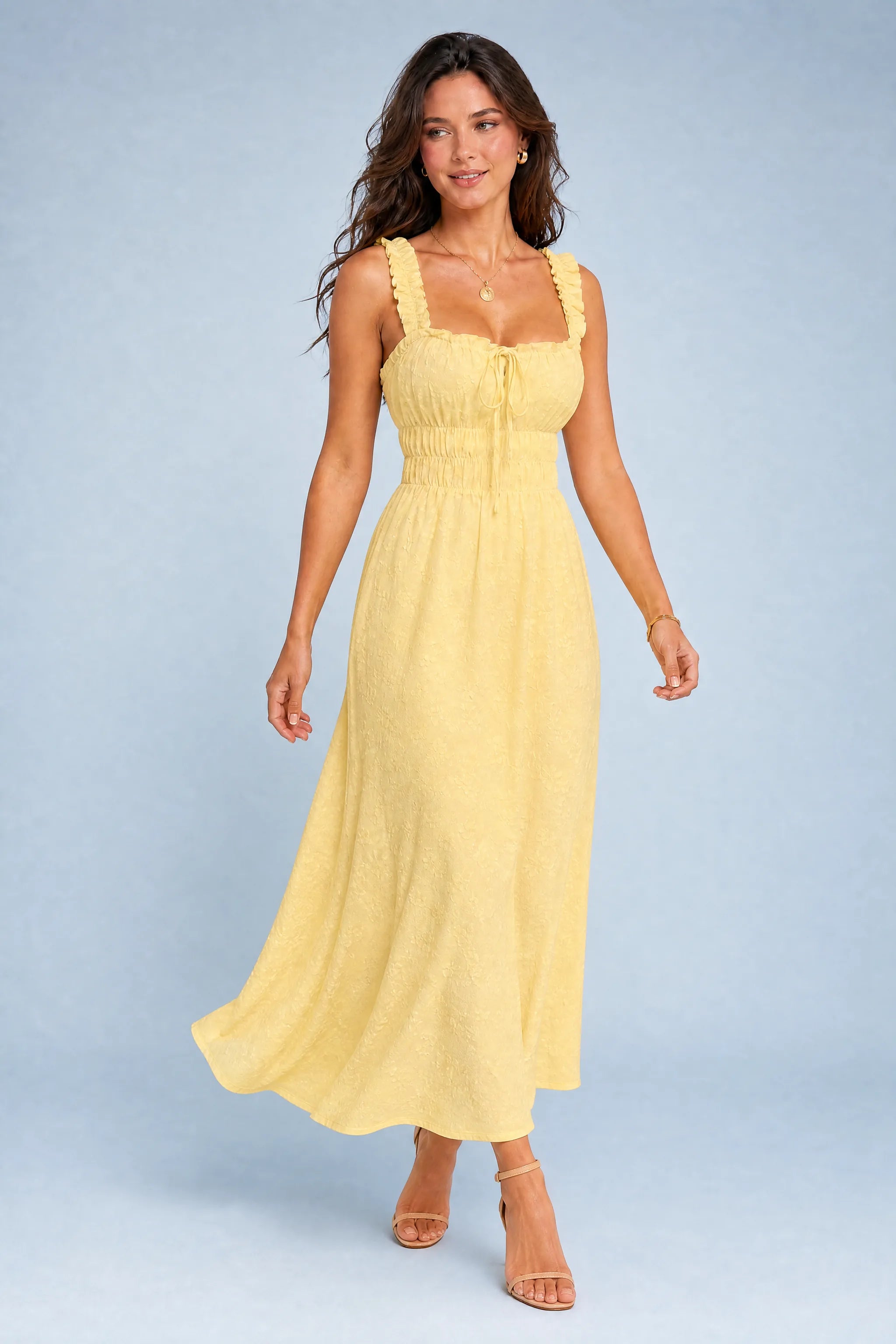 Robe jaune encolure carrée bretelles volantées | Vue en mouvement | Lounelle Paris