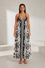 Robe longue blanche à fines bretelles