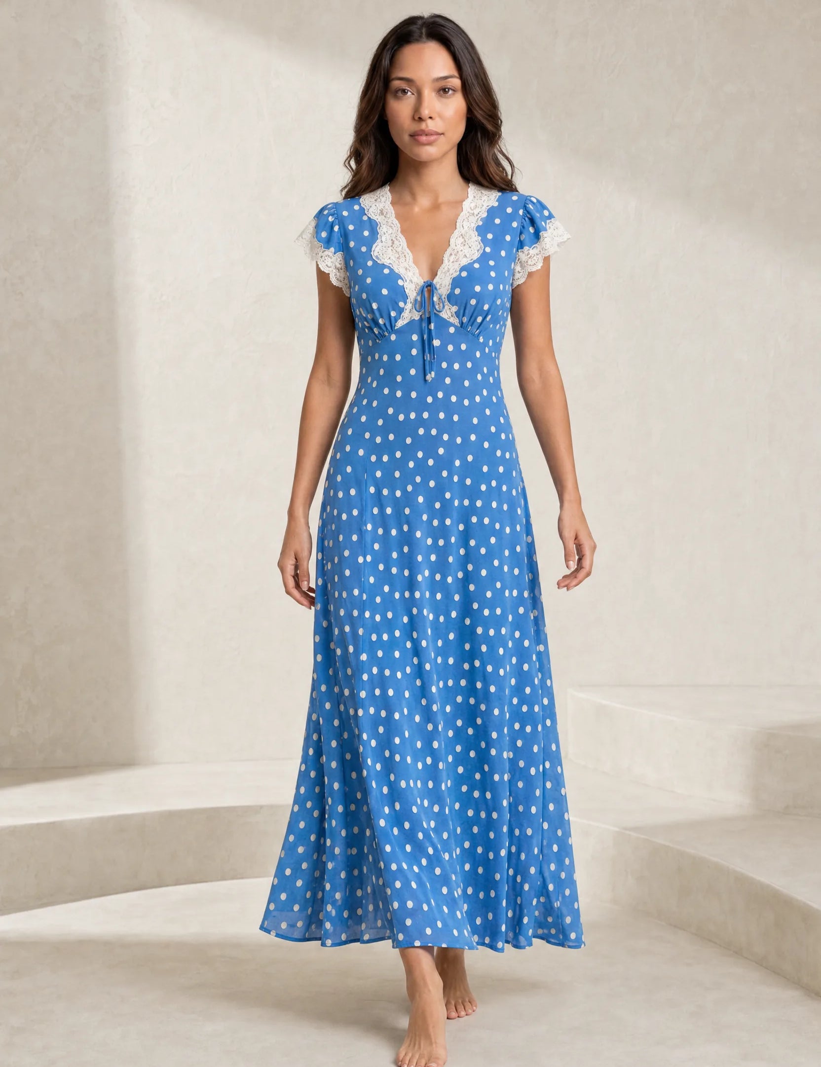 Robe longue bleue à pois col V | Lounelle Paris